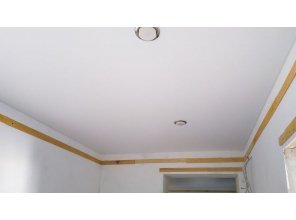 Монтаж потолка в коридоре 6 м2 с использованием пленки VIPCEILING серии MONLANGE S9020 (2.15)