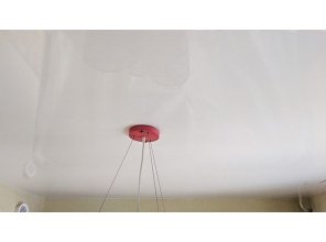 Монтаж потолка на кухне 8 м2 с использованием пленки VIPCEILING серии MONLANGE L9001 (3.25)