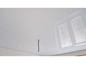 Монтаж потолка на кухне 7 м2 с использованием пленки VIPCEILING серии MONLANGE L9001 (2.60)