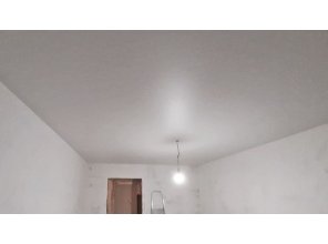 Монтаж потолка для зала 13 м2 с использованием пленки VIPCEILING серии MONLANGE M9001 (2.60)