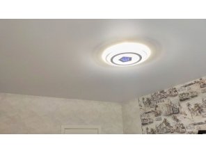 Монтаж потолка в спальне 11 м2 с использованием пленки VIPCEILING серии MONLANGE M9001 (3.25)