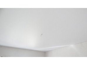 Монтаж потолка на кухне 19 м2 с использованием пленки VIPCEILING серии MONLANGE M9001 (3.80)
