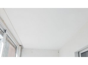 Монтаж потолка в квартире 5 м2 с использованием пленки VIPCEILING серии MONLANGE M9001 (2.15)