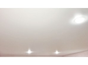 Монтаж потолка на кухне 13 м2 с использованием пленки VIPCEILING серии MONLANGE M9001 (3.25)