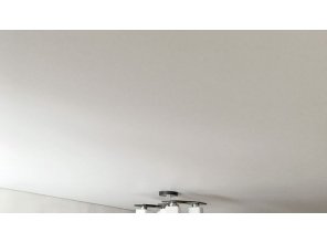 Монтаж потолка в спальне 13 м2 с использованием пленки VIPCEILING серии MONLANGE M9001 (3.25)