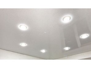 Монтаж потолка на кухне 13 м2 с использованием пленки VIPCEILING серии MONLANGE E9001 (3.35)