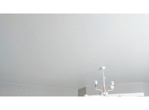 Монтаж потолка для зала 16 м2 с использованием пленки VIPCEILING серии MONLANGE M9001 (4.35)