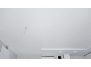 Монтаж потолка на кухне 7 м2 с использованием пленки VIPCEILING серии MONLANGE S9020 (2.60)