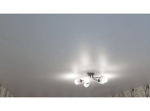 Монтаж потолка в гостиной 19 м2 с использованием пленки VIPCEILING серии MONLANGE S9020 (3.50)