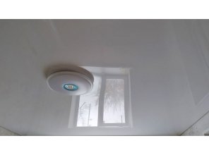 Монтаж потолка в спальне 17 м2 с использованием пленки VIPCEILING серии MONLANGE L9001 (3.25)