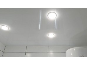 Монтаж потолка в ванной 4 м2 с использованием пленки VIPCEILING серии MONLANGE L9001 (2.15)