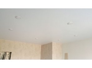 Монтаж потолка на кухне 11 м2 с использованием пленки VIPCEILING серии MONLANGE M9001 (3.25)