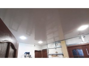 Монтаж потолка в прихожей 8 м2 с использованием пленки VIPCEILING серии MONLANGE L9001 (3.25)