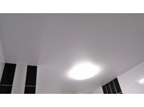 Монтаж потолка в ванной 8 м2 с использованием пленки VIPCEILING серии MONLANGE M9001 (2.60)
