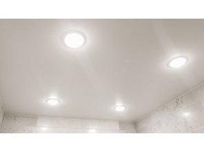 Монтаж потолка в ванной 4 м2 с использованием пленки VIPCEILING серии MONLANGE S9020 (2.15)