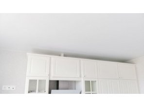 Монтаж потолка на кухне 14 м2 с использованием пленки VIPCEILING серии MONLANGE S9020 (3.50)