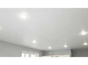 Монтаж потолка в квартире 20 м2 с использованием пленки VIPCEILING серии MONLANGE M9001 (3.80)