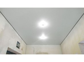 Монтаж потолка в прихожей 5 м2 с использованием пленки VIPCEILING серии MONLANGE M9001 (2.15)