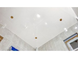 Монтаж потолка в ванной 5 м2 с использованием пленки VIPCEILING серии MONLANGE L9042 (3.50)