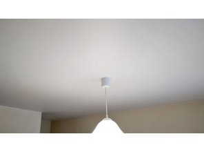 Монтаж потолка на кухне 9 м2 с использованием пленки VIPCEILING серии MONLANGE M9001 (3.25)