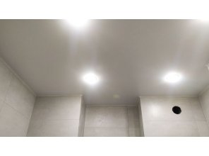 Монтаж потолка в ванной 5 м2 с использованием пленки VIPCEILING серии MONLANGE S9020 (2.60)