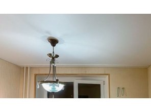 Монтаж потолка в спальне 11 м2 с использованием пленки VIPCEILING серии MONLANGE M9001 (3.25)