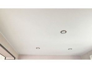 Монтаж потолка в спальне 8 м2 с использованием пленки VIPCEILING серии MONLANGE S9020 (3.25)