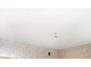 Монтаж потолка на кухне 10 м2 с использованием пленки VIPCEILING серии MONLANGE M9001 (3.25)