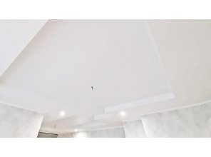 Монтаж потолка для зала 10 м2 с использованием пленки VIPCEILING серии MONLANGE M9001 (3.25)