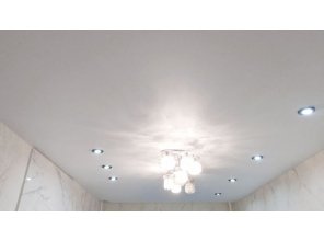 Монтаж потолка на кухне 15 м2 с использованием пленки VIPCEILING серии MONLANGE M9001 (3.25)