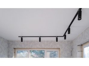 Монтаж потолка на кухне 13 м2 с использованием пленки VIPCEILING серии MONLANGE M9001 (3.80)