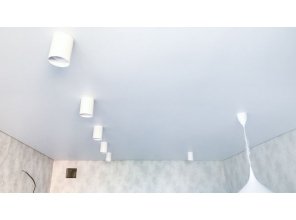 Монтаж потолка на кухне 10 м2 с использованием пленки VIPCEILING серии MONLANGE M9001 (3.25)