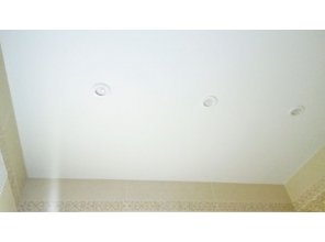 Монтаж потолка в ванной 3 м2 с использованием пленки VIPCEILING серии MONLANGE M9001 (2.18)