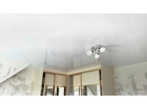 Монтаж потолка в спальне 15 м2 с использованием пленки VIPCEILING серии MONLANGE L9001 (3.80)