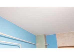 Монтаж потолка на кухне 13 м2 с использованием пленки VIPCEILING серии MONLANGE M9001 (3.25)