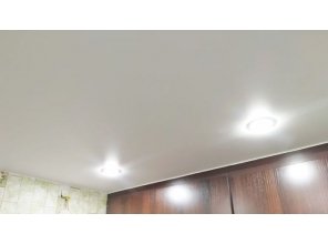 Монтаж потолка в прихожей 4 м2 с использованием пленки VIPCEILING серии MONLANGE M9001 (2.15)