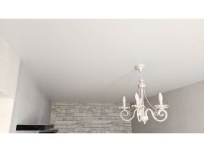 Монтаж потолка в спальне 13 м2 с использованием пленки VIPCEILING серии MONLANGE M9001 (2.60)