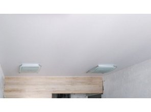 Монтаж потолка в спальне 13 м2 с использованием пленки VIPCEILING серии MONLANGE M9001 (3.25)