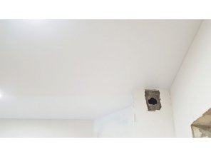 Монтаж потолка в прихожей 10 м2 с использованием пленки VIPCEILING серии MONLANGE S9020 (3.25)