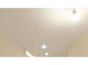 Монтаж потолка в коридоре 13 м2 с использованием пленки VIPCEILING серии MONLANGE S9020 (3.50)