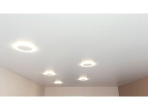 Монтаж потолка в гостиной 17 м2 с использованием пленки VIPCEILING серии MONLANGE S9020 (3.25)