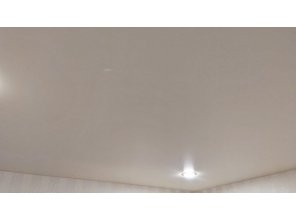 Монтаж потолка в коридоре 7 м2 с использованием пленки VIPCEILING серии MONLANGE M9058 (3.50)