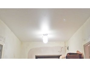Монтаж потолка в коридоре 8 м2 с использованием пленки VIPCEILING серии MONLANGE M9001 (2.60)