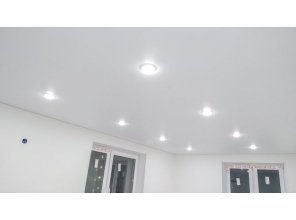 Монтаж потолка для зала 17 м2 с использованием пленки VIPCEILING серии MONLANGE M9001 (3.50)