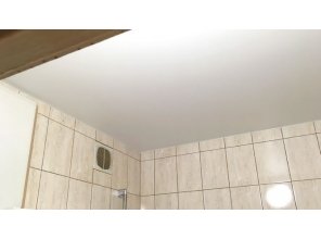 Монтаж потолка в ванной 3 м2 с использованием пленки VIPCEILING серии MONLANGE M9001 (2.15)