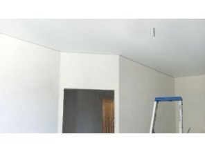 Монтаж потолка в гостиной 18 м2 с использованием пленки VIPCEILING серии MONLANGE M9001 (3.50)