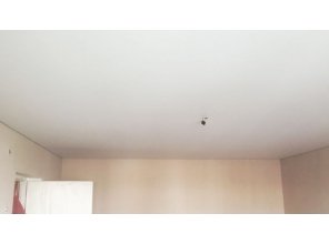 Монтаж потолка в гостиной 19 м2 с использованием пленки VIPCEILING серии MONLANGE M9001 (3.80)