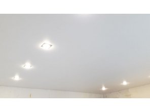 Монтаж потолка для зала 19 м2 с использованием пленки VIPCEILING серии MONLANGE M9001 (5.40)