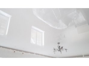 Монтаж потолка для зала 30 м2 с использованием пленки VIPCEILING серии MONLANGE L9001 (4.90)