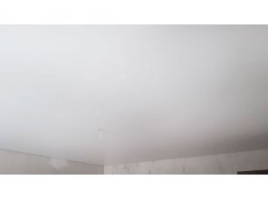 Монтаж потолка для зала 26 м2 с использованием пленки VIPCEILING серии MONLANGE M9001 (5.40)